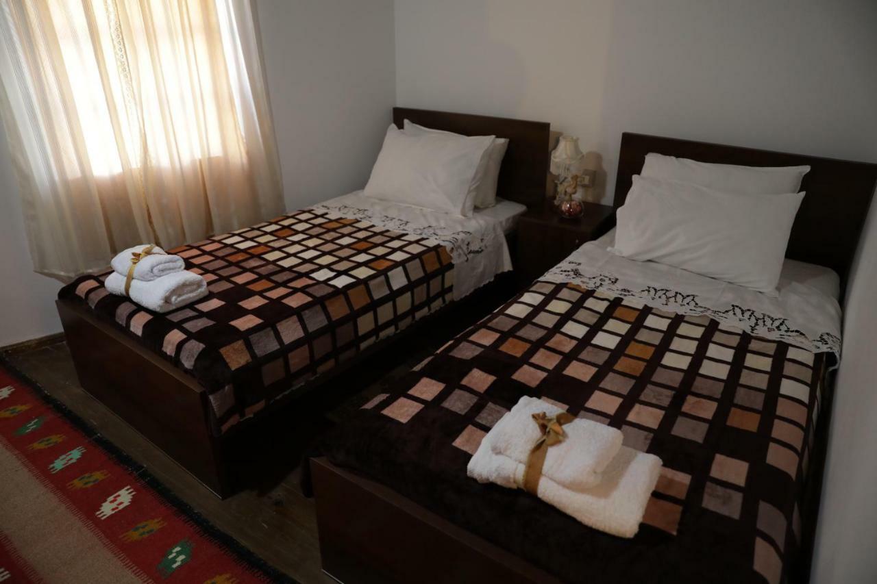 Guest House Mikel ベラト エクステリア 写真