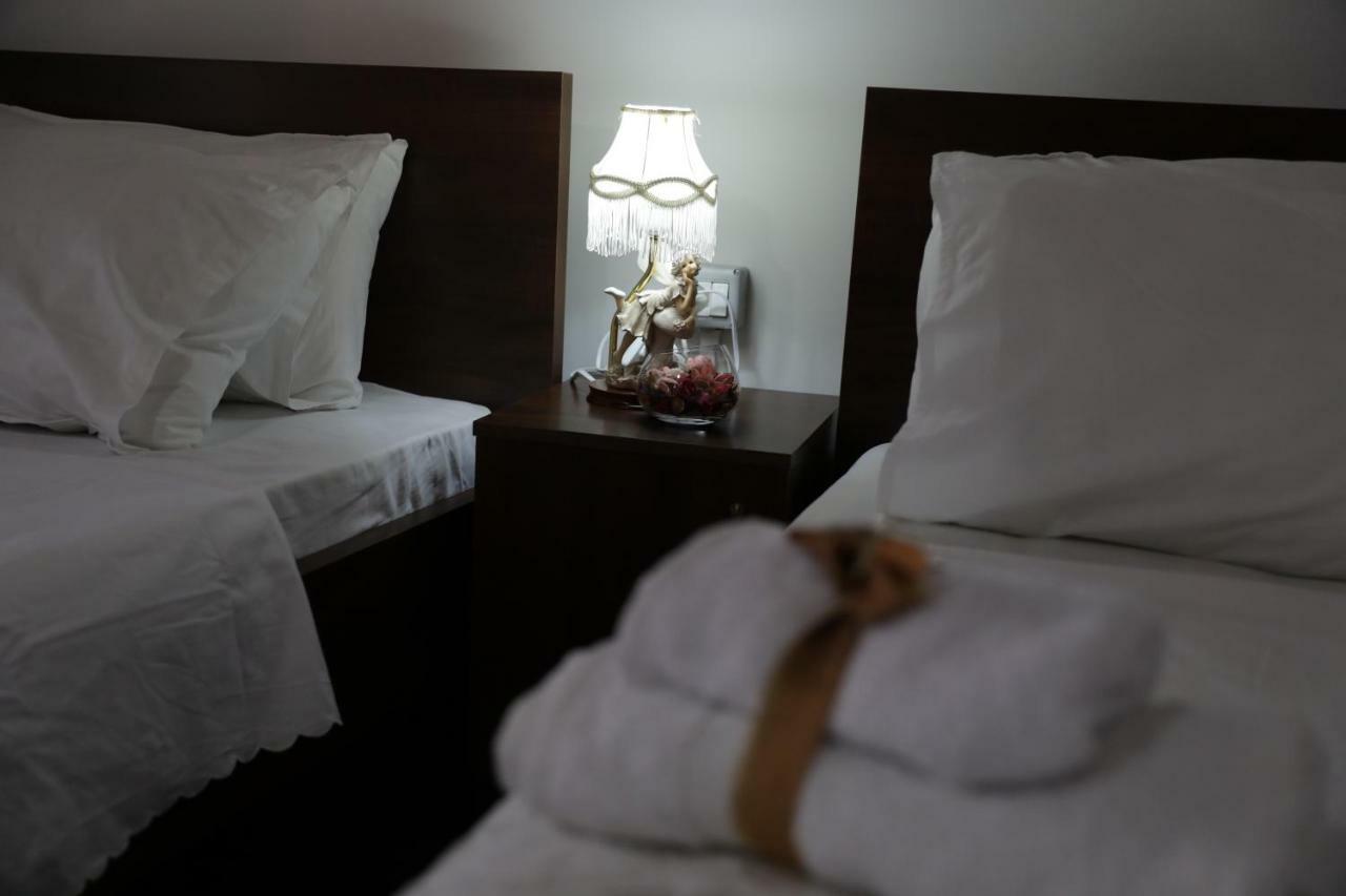 Guest House Mikel ベラト エクステリア 写真