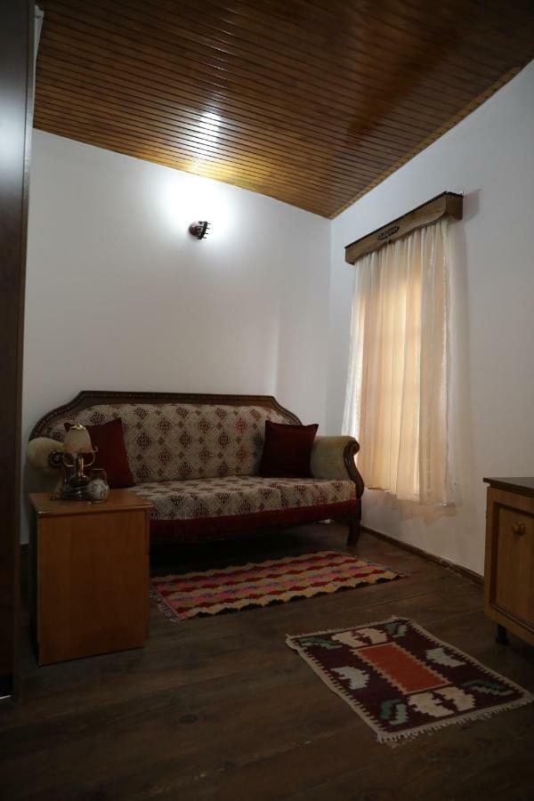 Guest House Mikel ベラト エクステリア 写真