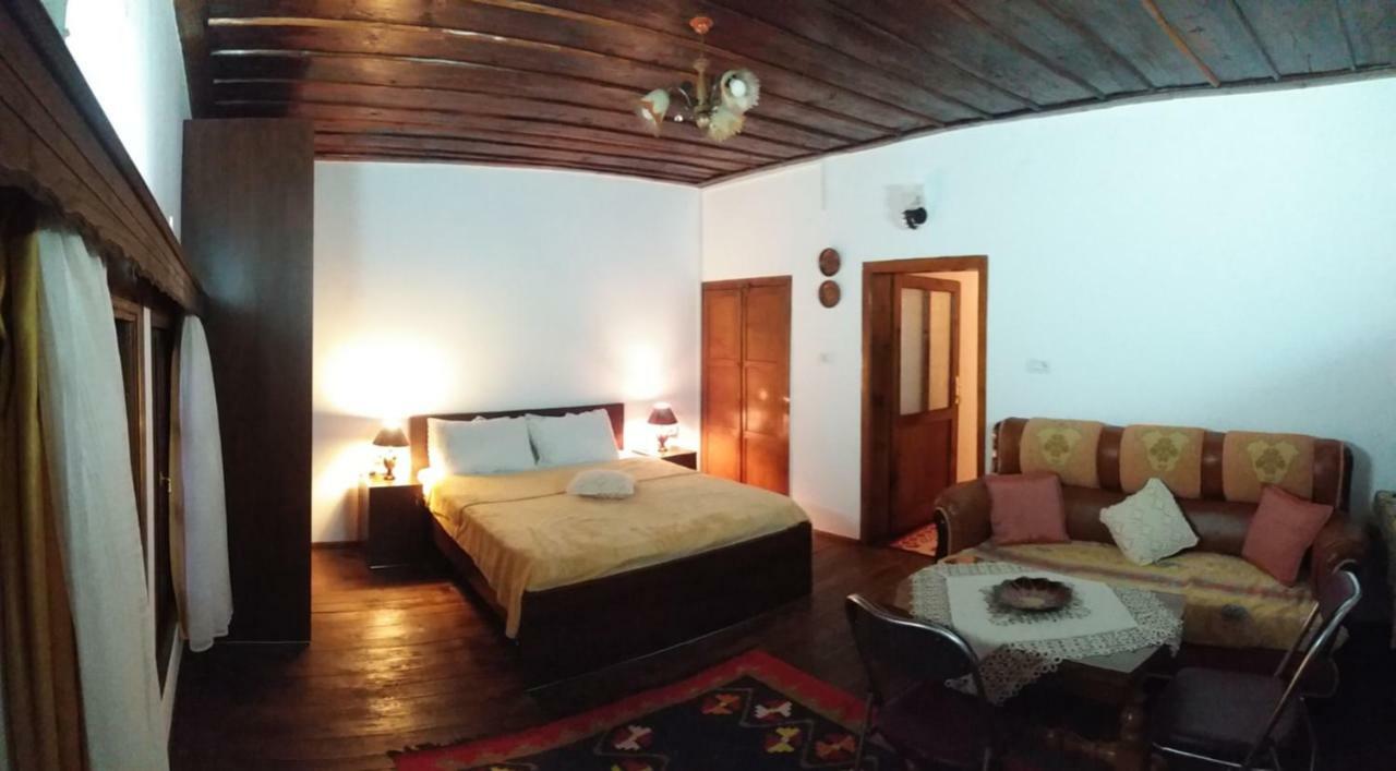 Guest House Mikel ベラト エクステリア 写真